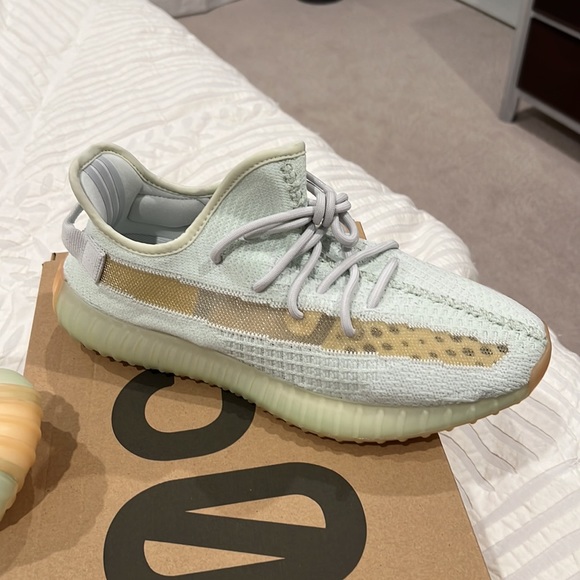 NWT Adidas Yeezy Boost 350 V2 Hyperspace - Picture 2 of 9